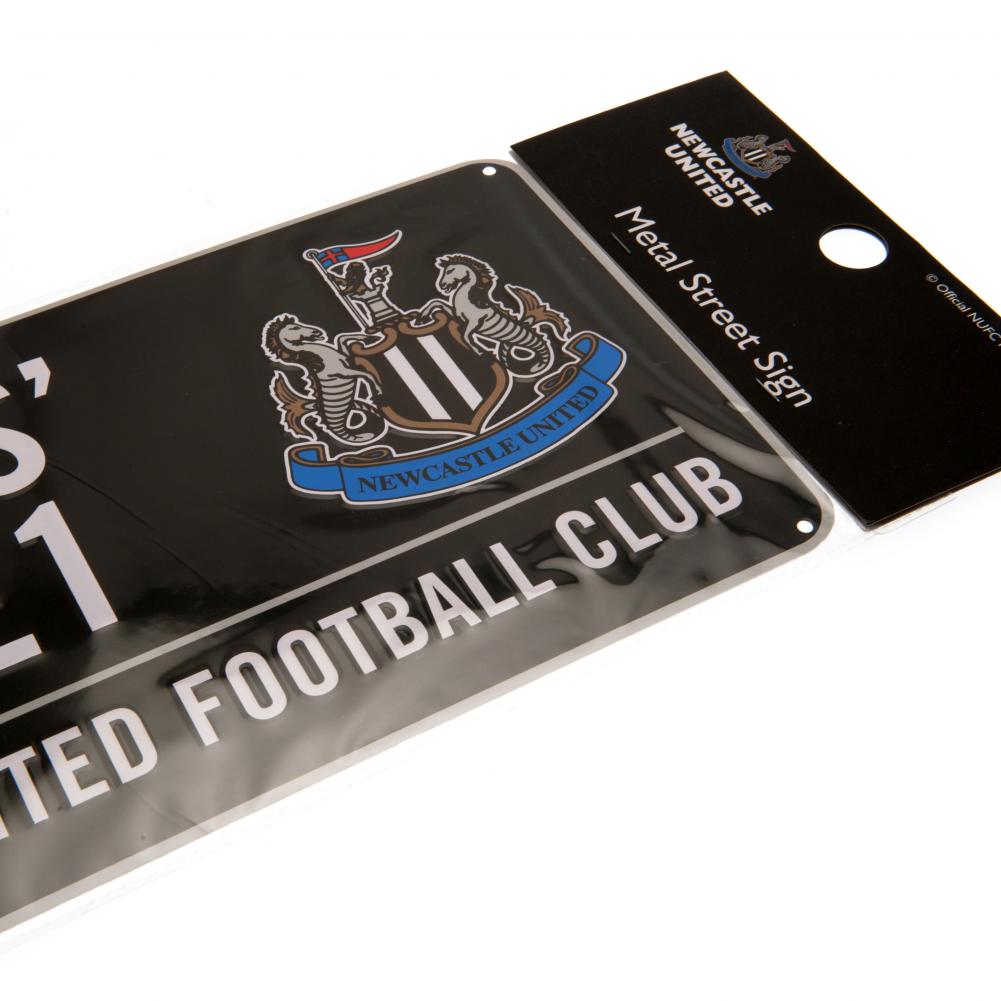 Newcastle United F.C. Colour Street Sign Wall Art Wall Plaque for Living Room