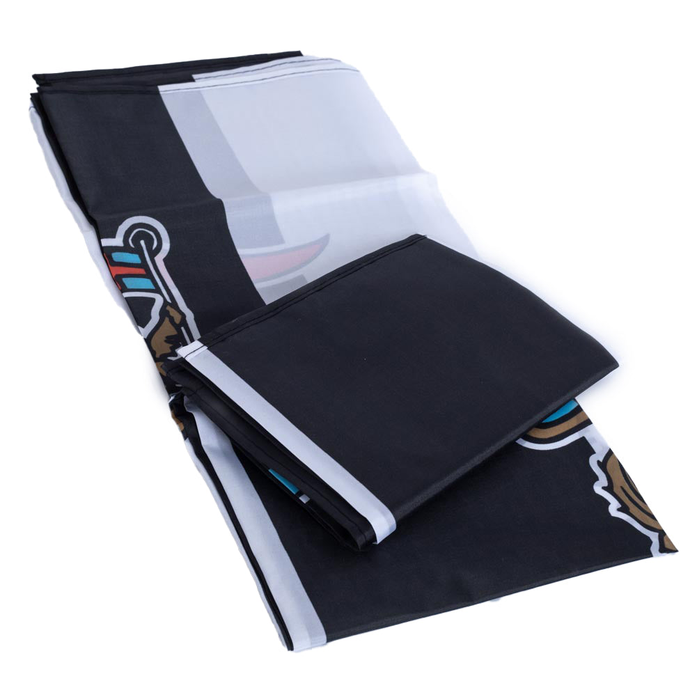 Newcastle United F.C. Crest Flag 5ft x 3ft – NUFC, Football Flag, Newcastle F.C., Newcastle United Merchandise, Newcastle United Gift ASIN